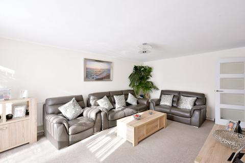 2 bedroom bungalow for sale, The Spinney, Potters Bar, EN6