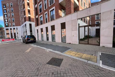 Shop to rent, College Court, 190 Rear Unit, Enfield