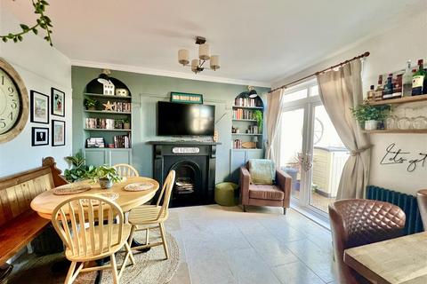 100 Cecil Road, Gowerton, Swansea, SA4 3DW