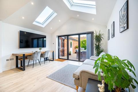 23 Barnston Green, Barnston, Dunmow, CM6 1PH
