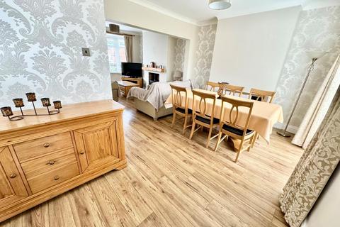 32 Belmont Avenue, South Bank, Middlesbrough, TS6 0AY