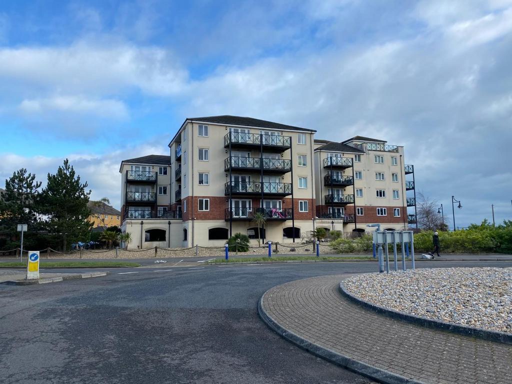 Macquarie Quay, Eastbourne BN23 2 bed property for sale £220,000