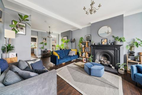 2 bedroom terraced house for sale - Lonsdale Avenue, East Ham, London, E6