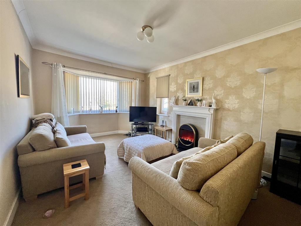Valley View Road, Plymouth PL3 2 bed detached house for sale £220,000