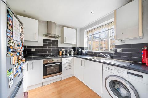 2 bedroom end of terrace house for sale - Founder Close, Beckton, London, E6