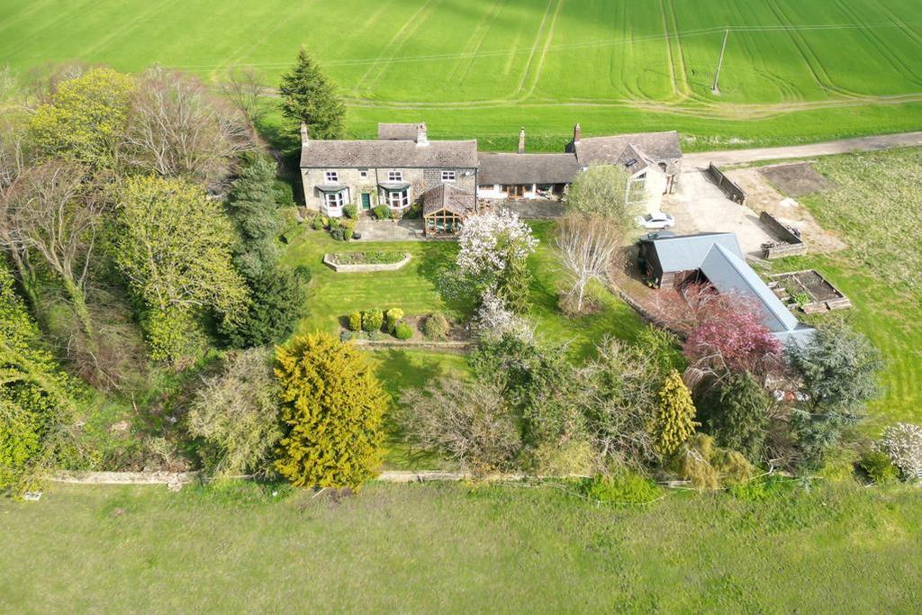 Off Carr Lane, Wortley, Sheffield 5 bed detached house for sale £