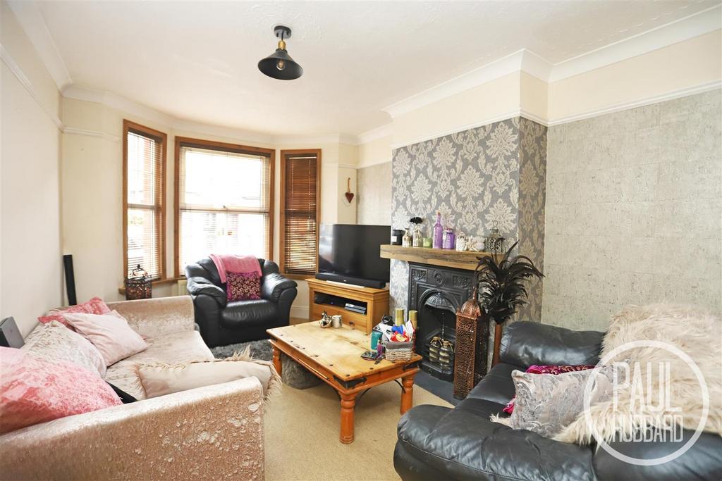 Worthing Road, Lowestoft, NR32 3 bed terraced house for sale £190,000