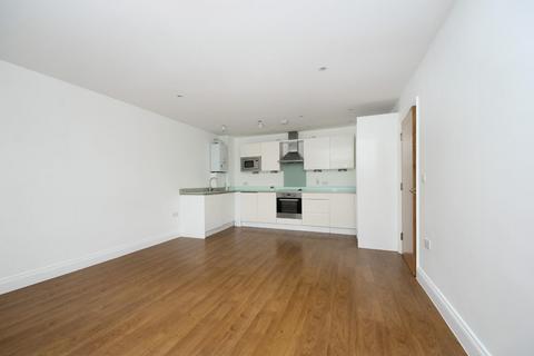 2 bedroom flat to rent, Lynton Road, W3
