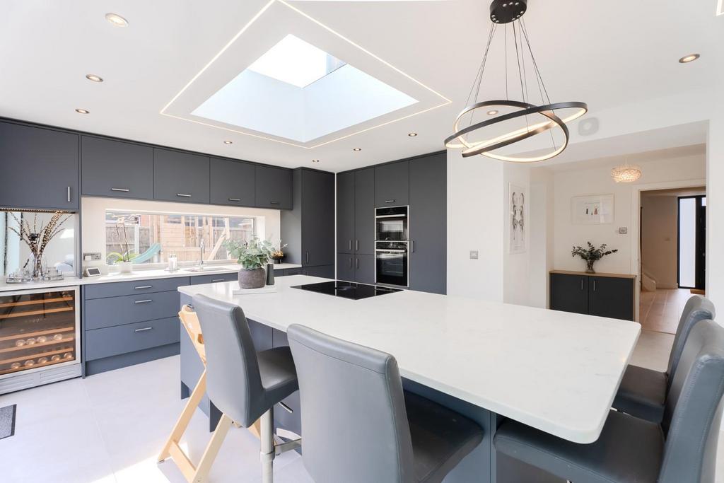 Grantley Crescent, Kingswinford 4 bed detached house for sale £520,000