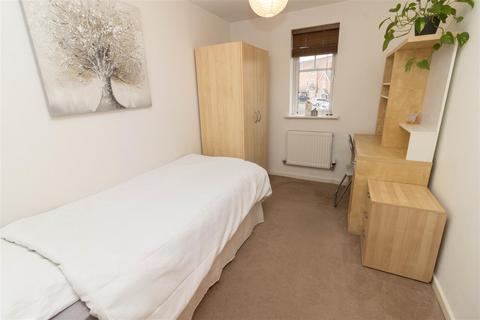 72 Foster Drive, Gateshead, NE8 3JG