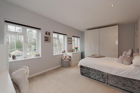 40 Downs Road, Epsom, KT18 5JD