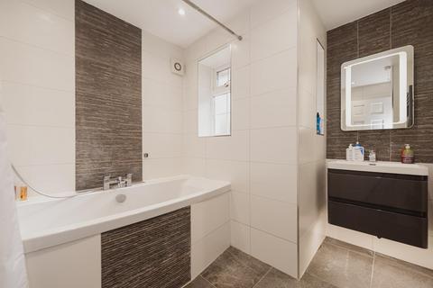 40 Downs Road, Epsom, KT18 5JD