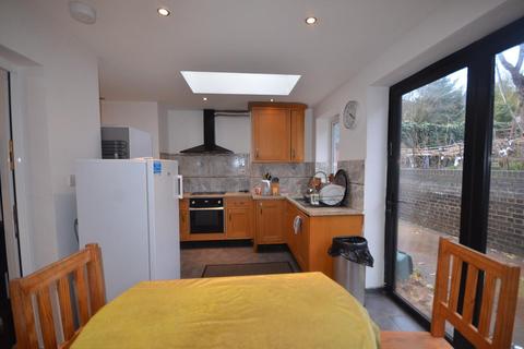 7 bedroom house to rent, Barn Way, Wembley, HA9 9NW