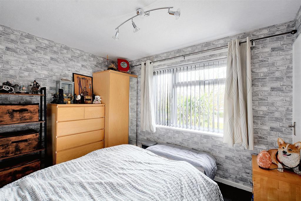 DSC 1578bed 2.jpeg