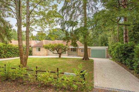 5 bedroom detached house to rent - Long Hill Road, Bracknell