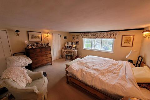 3 bedroom townhouse to rent, Golden Square, Tenterden, Kent