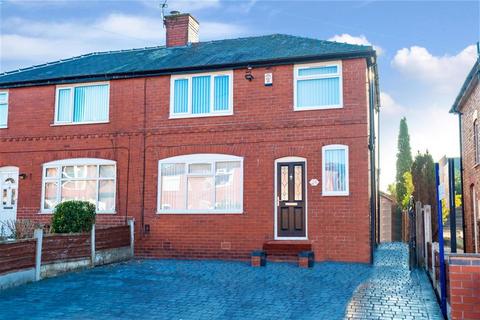 3 bedroom semi-detached house to rent, Branksome Drive, Salford, M6 7PP