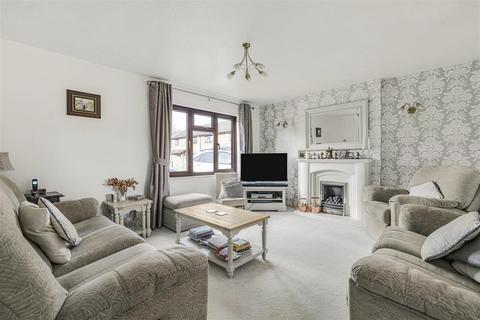 4 bedroom detached house for sale, Montgomery Road, Caversfield, Bicester