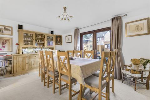 4 bedroom detached house for sale, Montgomery Road, Caversfield, Bicester