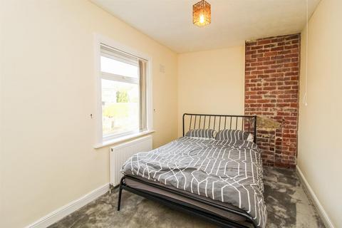 2 bedroom end of terrace house for sale, Barnsley Road, Wakefield WF4