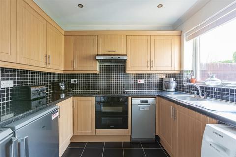 25 Chapel Wood, New Ash Green, Longfield, DA3 8RA