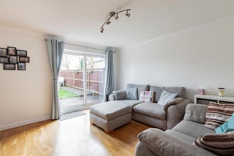 25 Chapel Wood, New Ash Green, Longfield, DA3 8RA