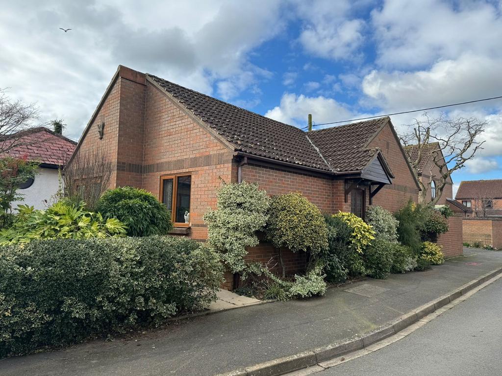 Walton Close, Hereford, HR2 1 bed detached bungalow for sale £235,000