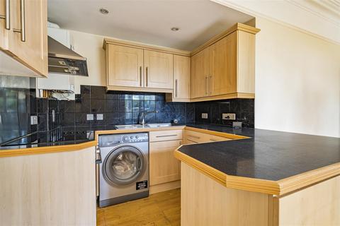 2 bedroom apartment for sale, Upper Brighton Road, Surbiton