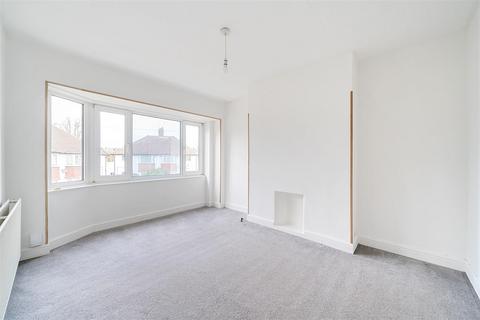 15 Grove Close, Kingston Upon Thames, KT1 2SS