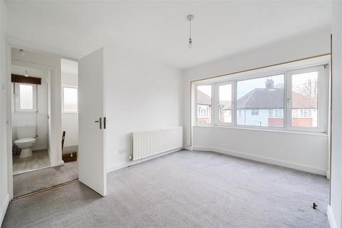 15 Grove Close, Kingston Upon Thames, KT1 2SS