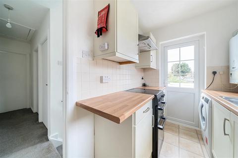 15 Grove Close, Kingston Upon Thames, KT1 2SS