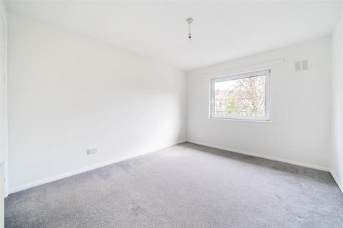 15 Grove Close, Kingston Upon Thames, KT1 2SS