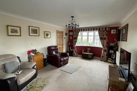 4 bedroom cottage for sale, Main Road, Alvington, Lydney