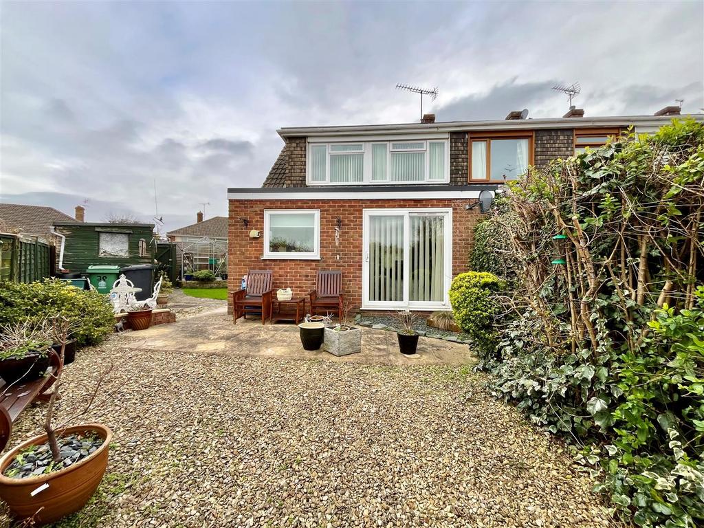 Thoresby Avenue, Gloucester GL4 3 bed end of terrace house for sale £