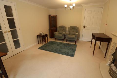1 bedroom retirement property for sale, High Street South, Rushden NN10