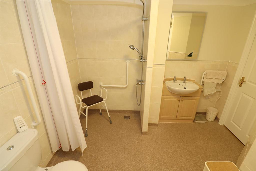 Bath / Shower Room