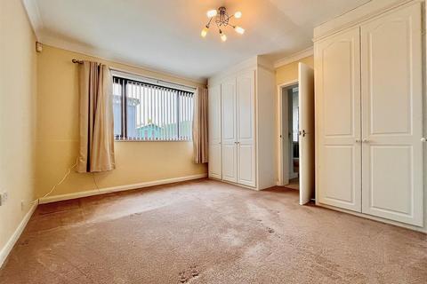 2 bedroom detached bungalow for sale, Claymore Gardens, Ormesby
