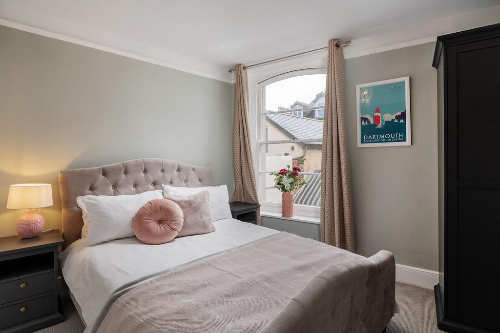 Bedroom 2-18 Lower St - Dartmouth