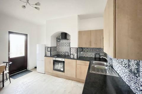 2 bedroom flat to rent, 54 Furnival Road, Doncaster DN4
