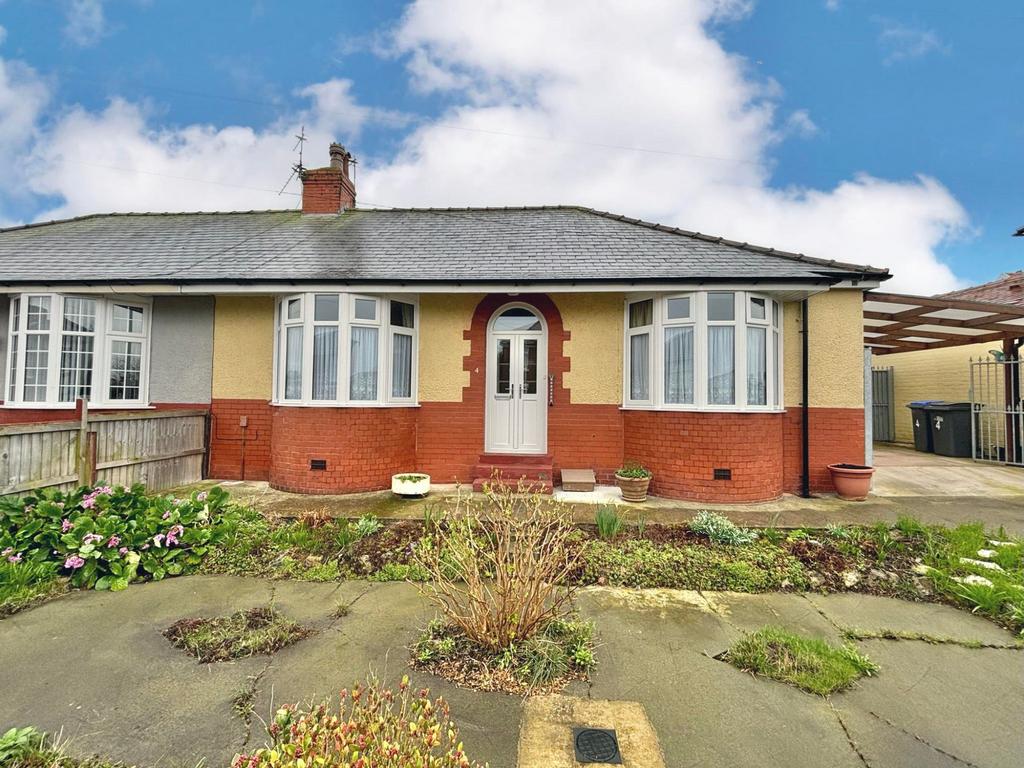 Salmesbury Avenue, Bispham FY2 2 bed bungalow for sale £185,000