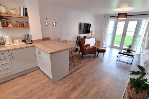 9 Brocklehurst Way, Horley, RH6 8GN