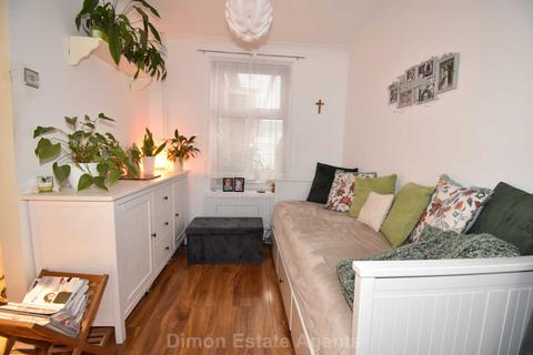 2 bedroom terraced house for sale, Whitworth Road, Gosport