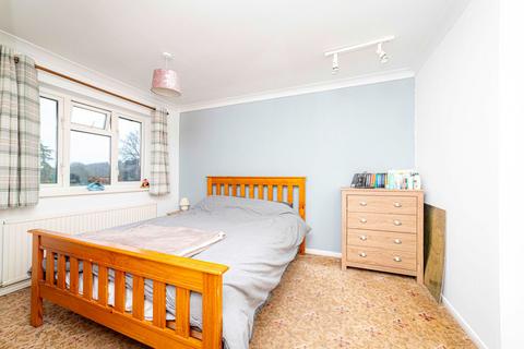 4 Briar Close, Dover, CT17 0LZ