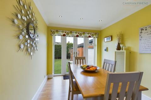 26 Bache Drive, Upton, Chester, CH2 2JB