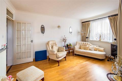Flat 40, Offenbach House Mace Street, London, E2 0RB