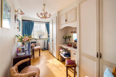 Flat 40, Offenbach House Mace Street, London, E2 0RB