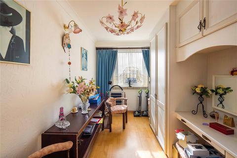 Flat 40, Offenbach House Mace Street, London, E2 0RB
