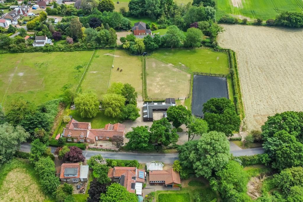 Heath Road, Hickling 4 bed detached house for sale £850,000