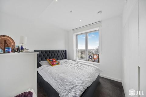 1 bedroom apartment to rent, Serapis House, London E14