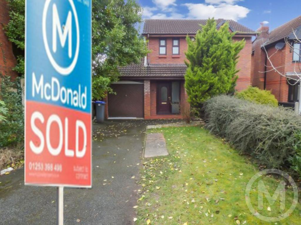 Ingleton Avenue, Bispham 3 bed detached house for sale £189,995